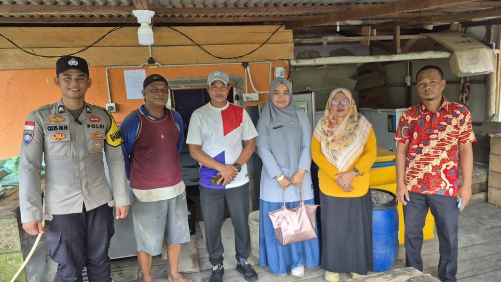 Wujudkan Kamtibmas Kondusif, Pedagang Ikan di Daik Diberikan Edukasi Terkait Penggunaan Bahu Jalan
