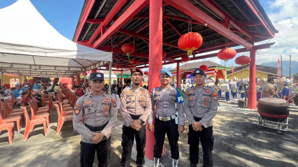 Pengamanan Humanis Polsek Daik Lingga Sukseskan Perayaan Waisak 2570 BE