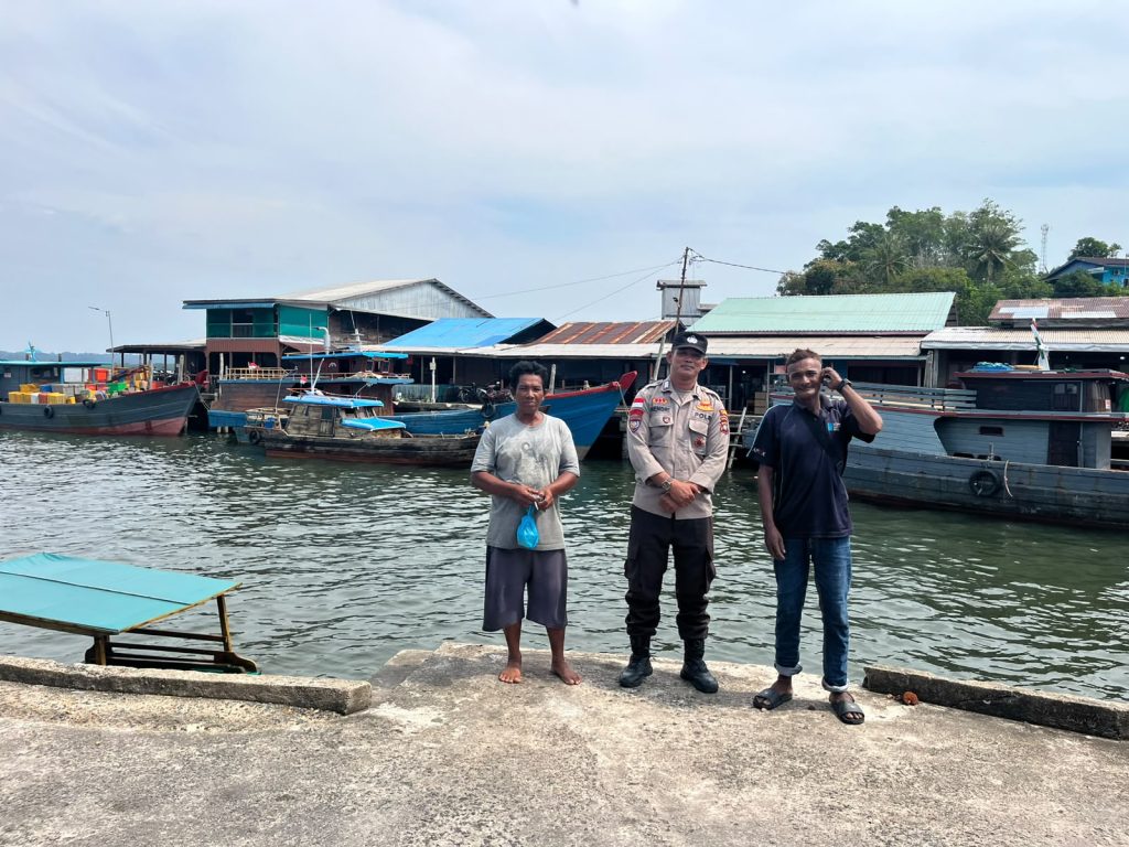 Kapospol Pancur Sambangi Nelayan, Sampaikan Imbauan Keselamatan Saat Melaut