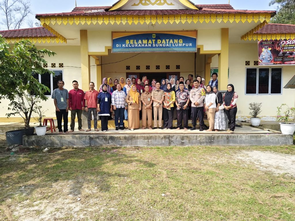 Polsek Dabo Singkep Dukung Pengembangan Umkm Melalui Pelatihan Pemasaran Digital Di Kelurahan Sungai Lumpur
